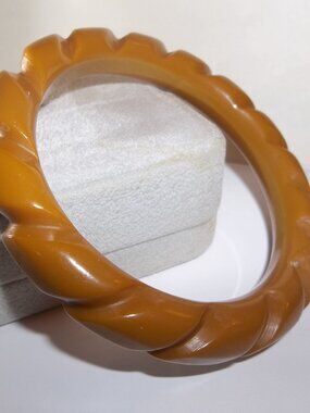 Vintage 1940's Bakelike Carmel Butterscotch Twisted Rope Bangle Bracelet